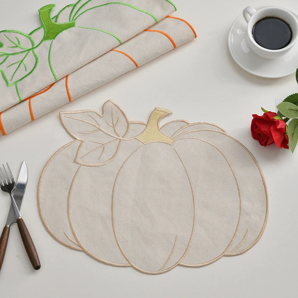 serviettes table automnales citrouille feuilles blanches oranges décoratives respectueuses l'environnement
