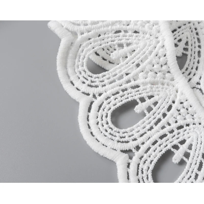 collier dentelle blanc noir ajouré classique élégant opaque accessoire mode tricot polyester coton