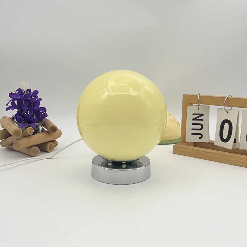 lampe table sphère verre blanc orange moderne décoration chambre table nuit lumière douce trois