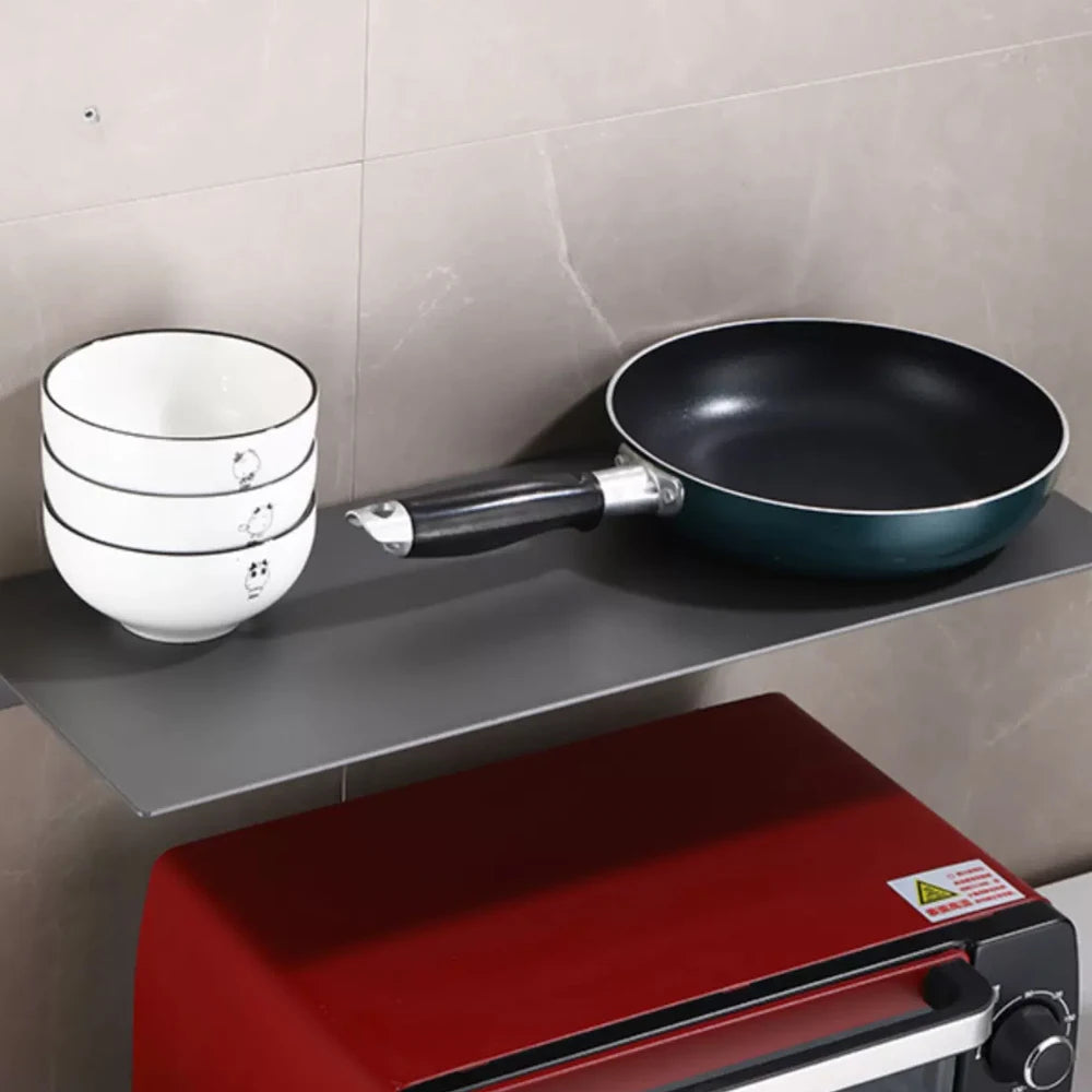 étagères murales modernes métal blanc noir gris salle bain cosmétiques serviettes