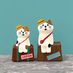 statuettes chats kawaii motifs japonais chapeaux bandoulières résine mignonne collectionnable