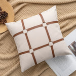 housse coussin polyester équestre motif harnais boucles métalliques dorées contemporain