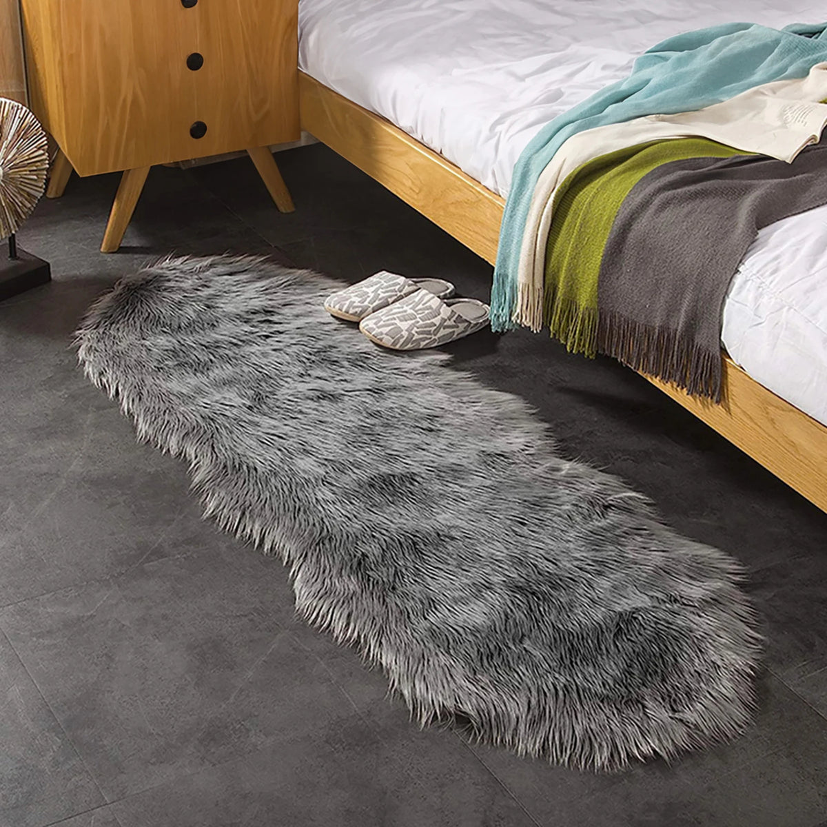 tapis moderne fourrure synthétique douce ovale blanc noir salon chambre