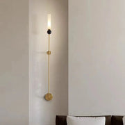 applique murale moderne or noir abat jour blanc verre opalescent minimalisteintérieur chambre salon