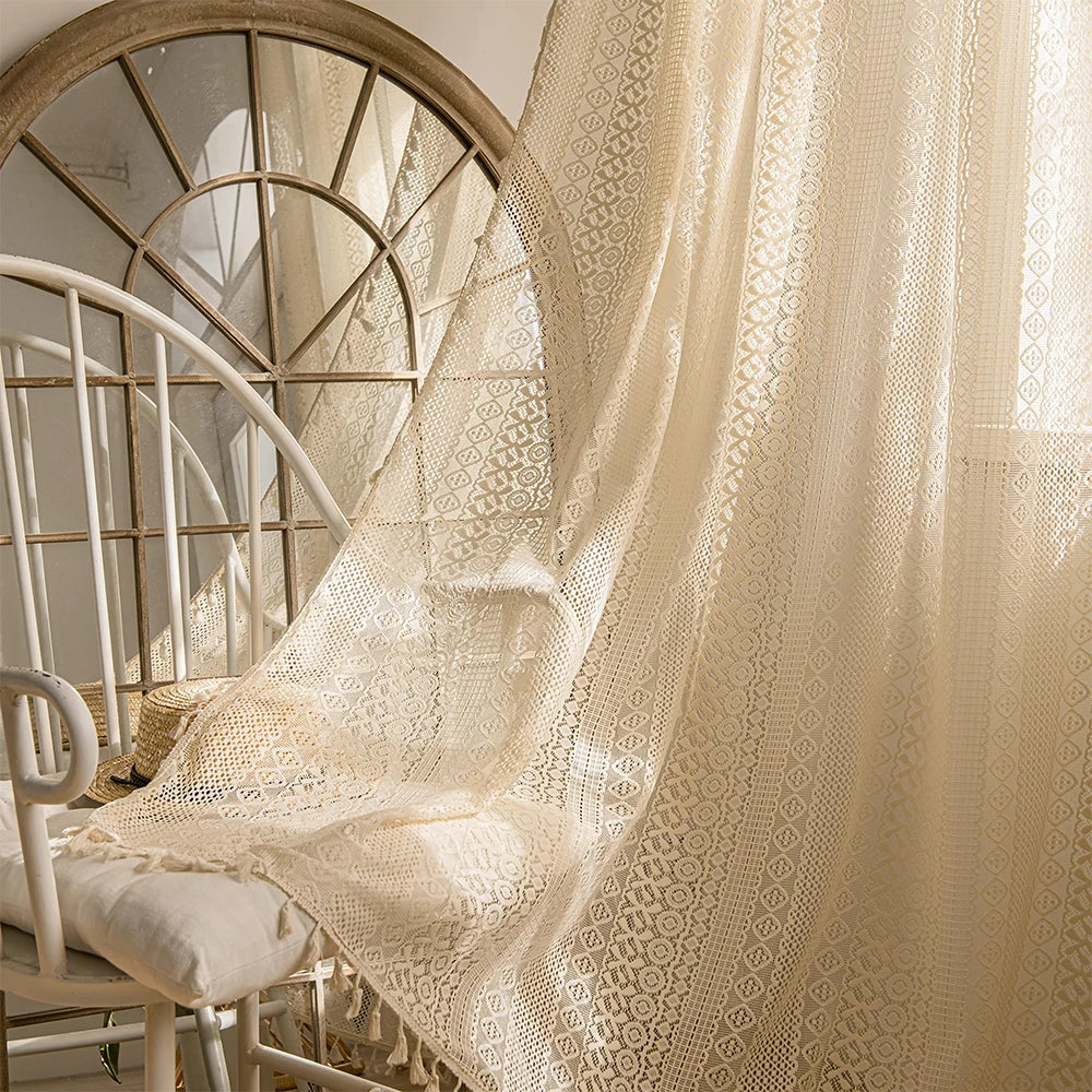 rideau boho chic dentelle transparent noir blanc franges salon chambre