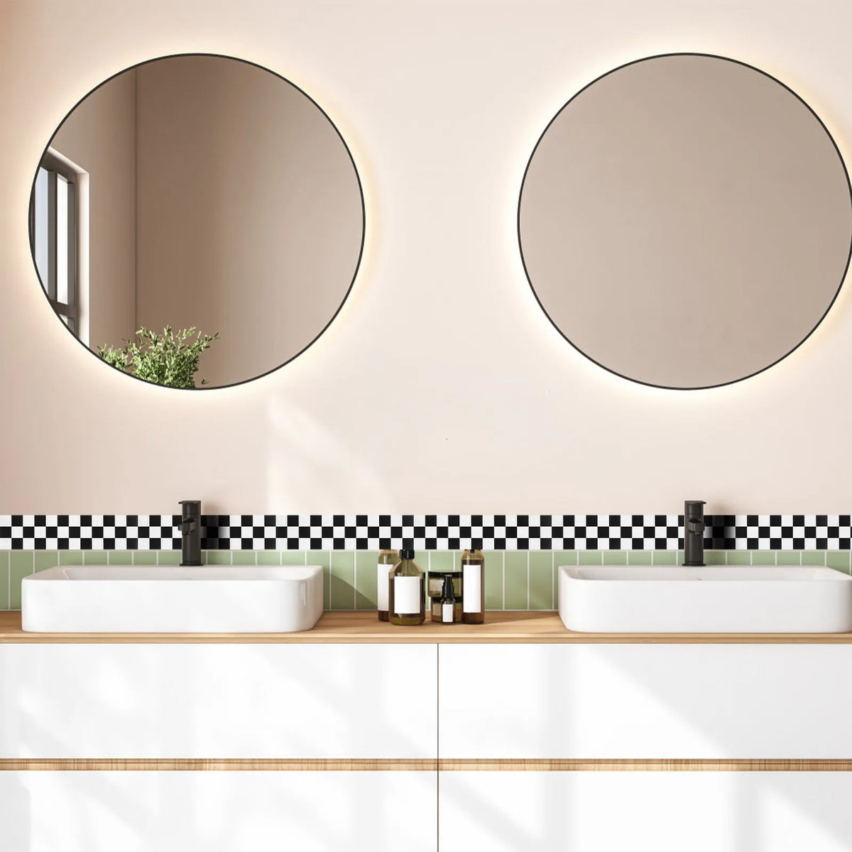 ruban decoratif adhesif carreaux damier noir blanc decoration murale bordure tableau classique