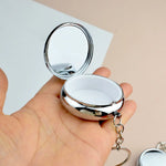 boîte pilules réutilisable moderne argentée compartiments organisation médicaments voyage étanche respectueuse environnement