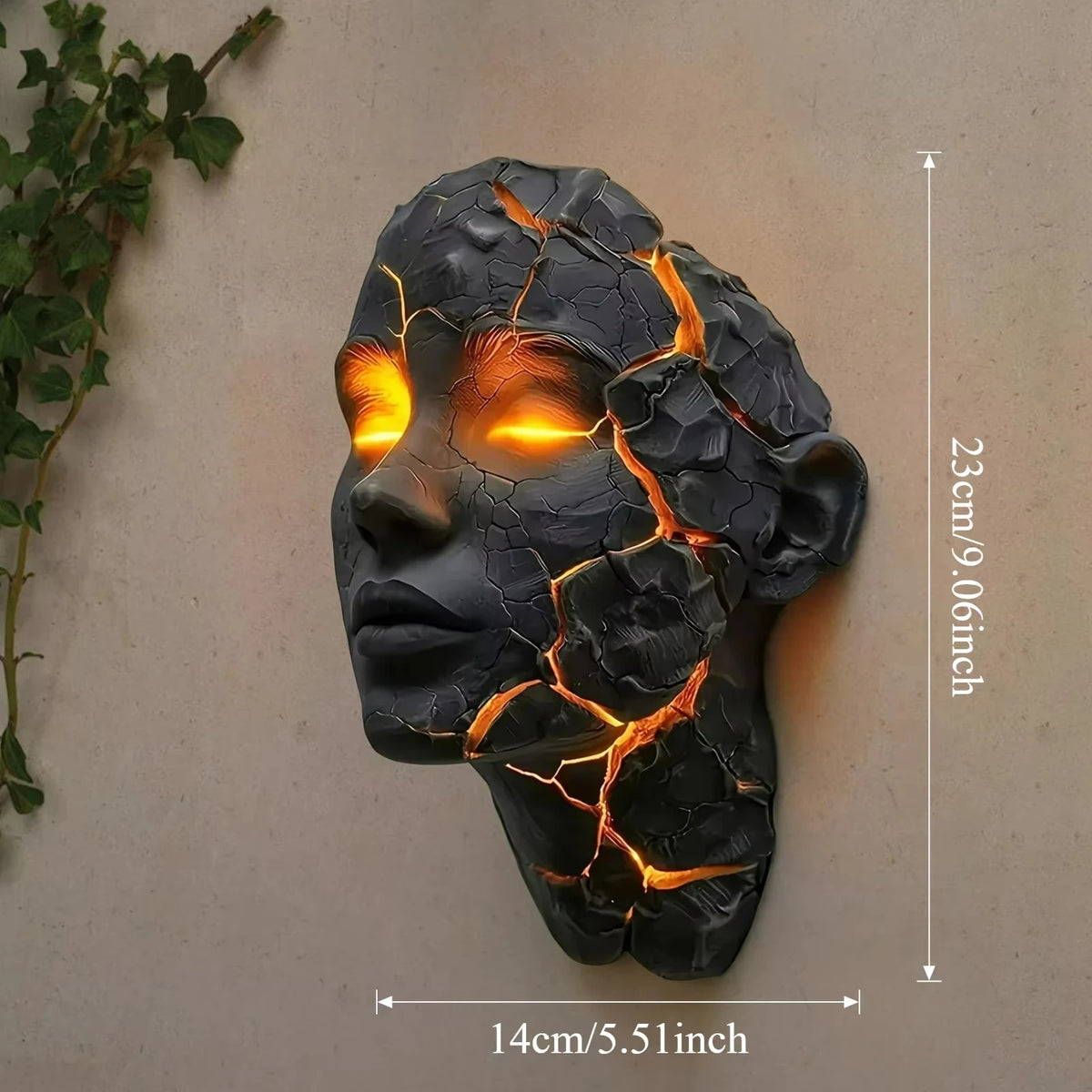 masque sculptural résine noir orange rouge texture fissurée contemporain réaliste