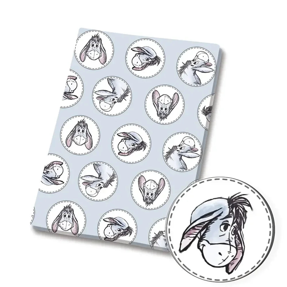 papier cadeau rouge jaune rose gris motif winnie l'ourson amis enfant