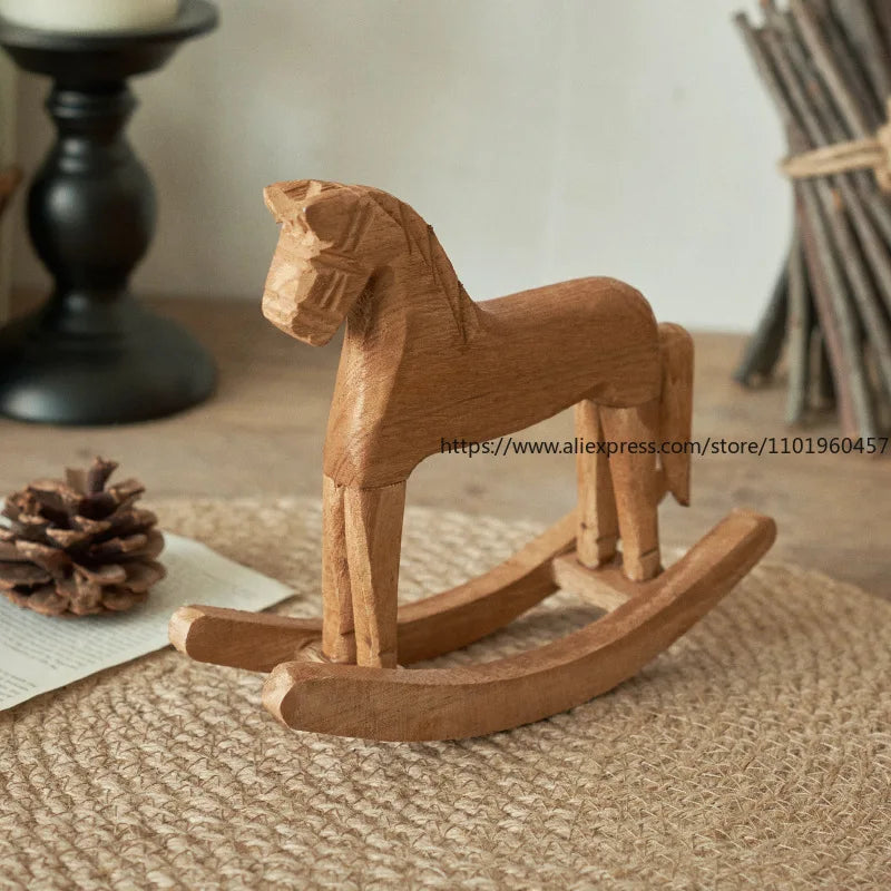 cheval bascule bois sculpté traditionnel décor maison artisanal nature opaque sans fixation 19cm 6.5cm