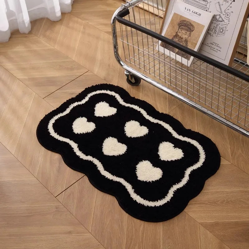 tapis noir blanc coeurs bordure blanche moderne résistant polyester antidérapant