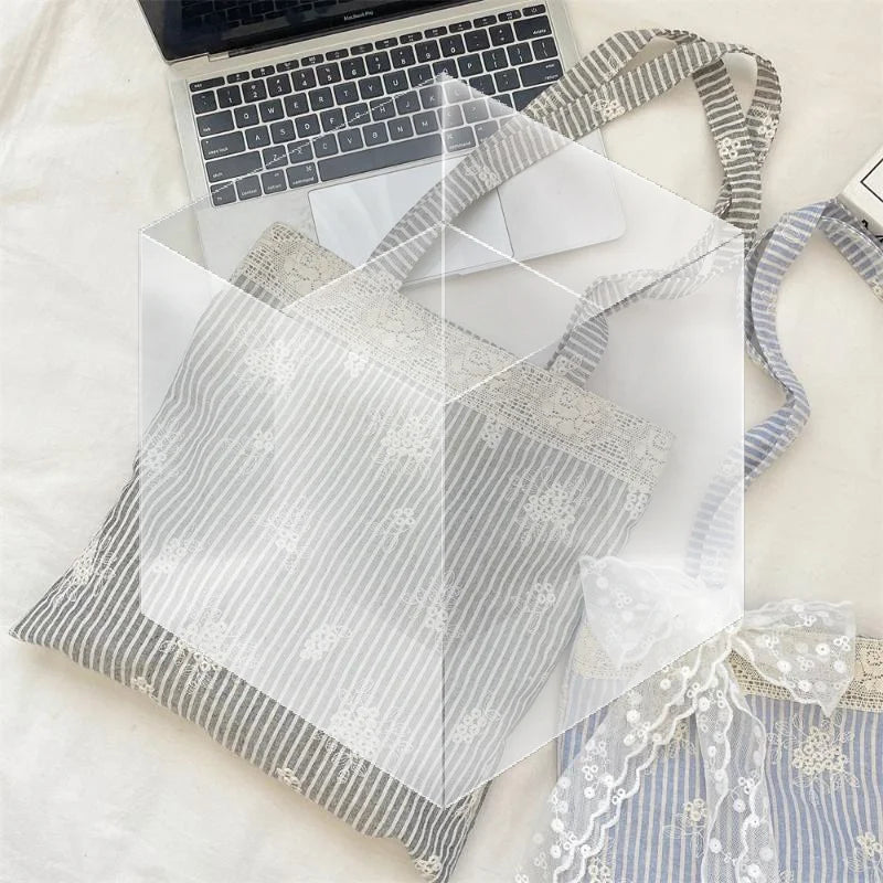 sac main gris clair rayures horizontales dentelle blanche moderne féminin polyestère poignéesversible capacité grande