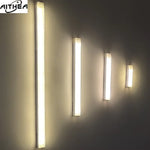 lampe led rechargeable détecteur mouvement sans fil blanc moderne adhésif 60lm 50cm urgence recharge