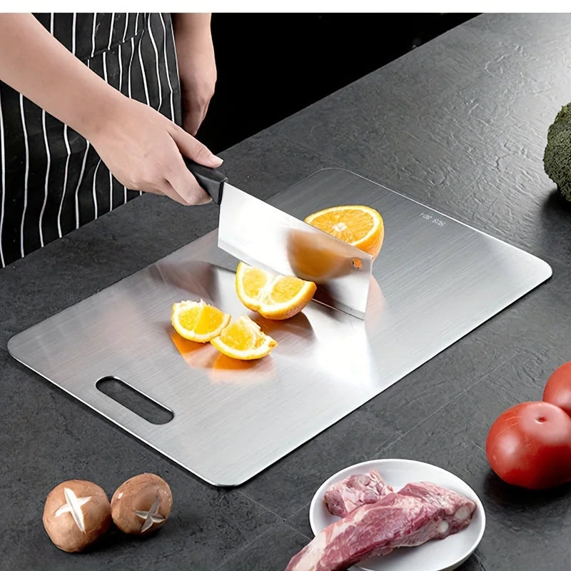 planches découper acier inoxydable surface brossée moderne trou accrochage durable alimentaire