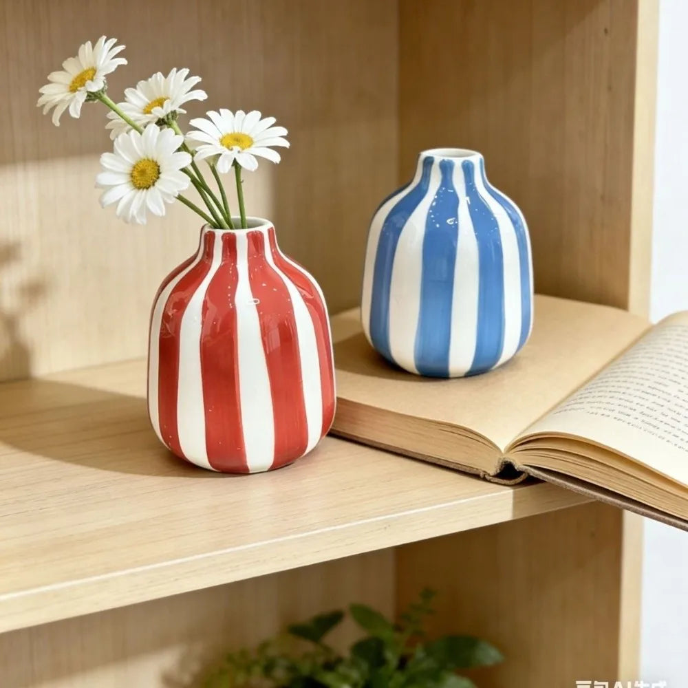 vases porcelaine rayures rouge blanc bleu jaune modernes tables restaurants