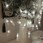Guirlande LED utilisée pour décorer une table de fête avec ambiance chaleureuse