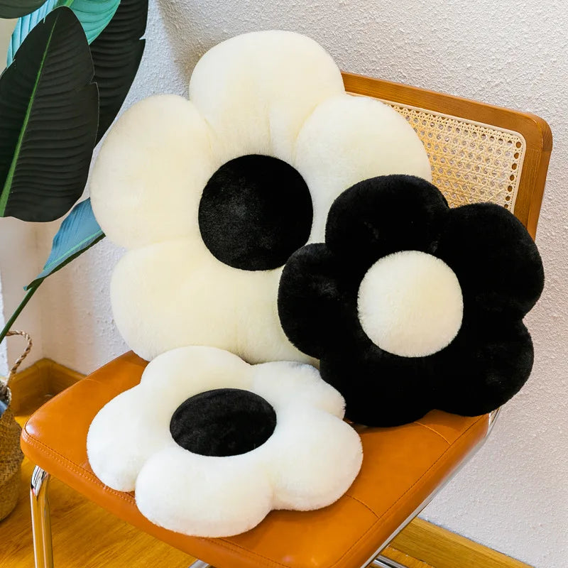 coussin moderne fleurs stylisées velours blanc noir anti décubitus coton 35x35cm