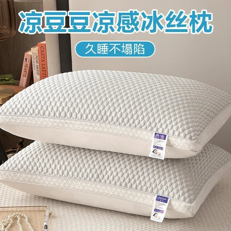 oreiller fleur torsadée velours polyester coton plis modernes gris blanc rose bleu fixations DOWNQUILT