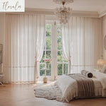 rideaux blancs transparents classiques romantiques bordure dentelée dorés maison hospitalière