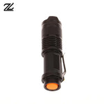 lampe torche noire anti dérapante moderne clip certifiée