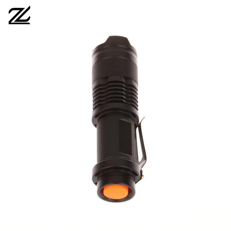 lampe torche noire anti dérapante moderne clip certifiée