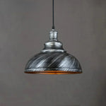 lampe suspendue industrielle rétro noir texture métallique striée salon chambrehôtel
