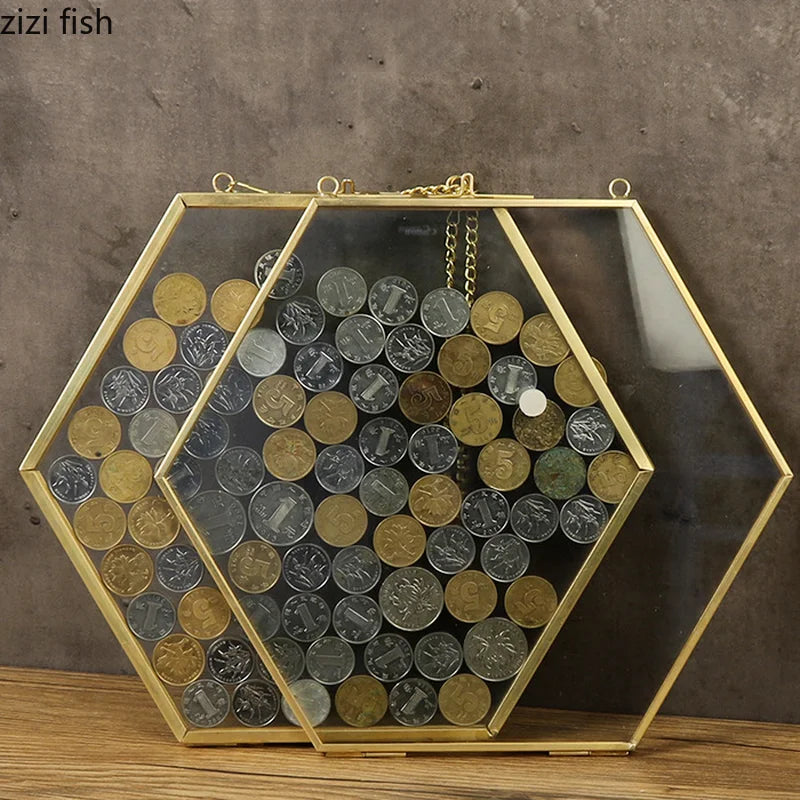cadre photo moderne or transparent hexagonal chaîne collection monnaies photos spécimens