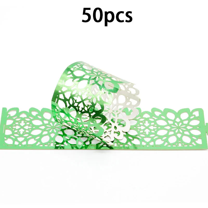 serviettes pliées motif géométrique clips métalliques mariage anniversaire décoration table vert blanc bleu jaune