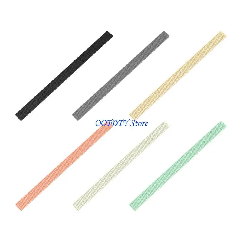 ruban caoutchouc noir gris rose clair vert clair rayures fines moderne anti dérapant cuisine