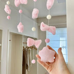 guirlande décorative porte fenêtre rose feutrine bows étoiles enfantin doux transparent fixations filsSuspension