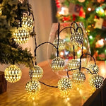 guirlande lumineuse solaire led multicolore sphères métalliques ajourées décoration extérieure festive bohème pic sol