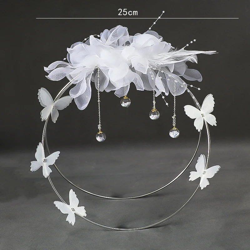 décoration gâteau cygne transparent plumes blanches paillettes argentées mariage anniversaire saint valentin festive