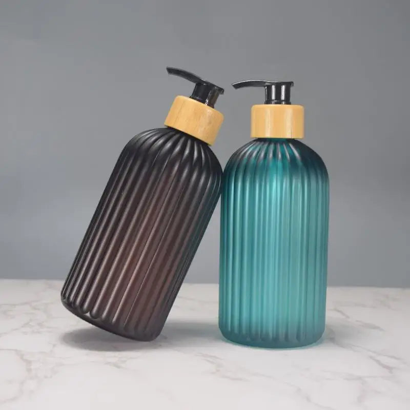 distributeur savon liquide noir blanc rayures moderne minimaliste pompe bouchon bois