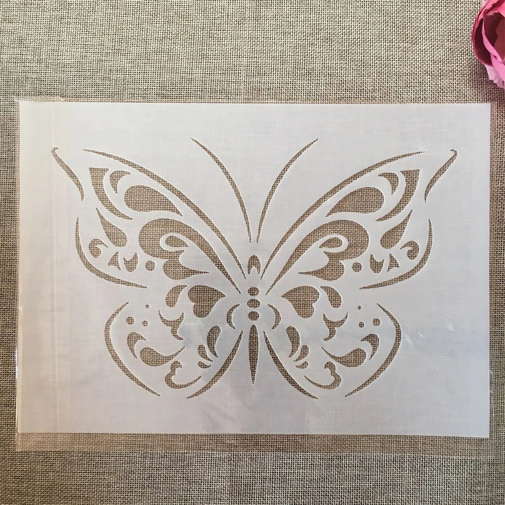 pochoirs stencil papillons motifs floraux peinture murale bricolage scrapbooking artisanal détaillé blanc beige