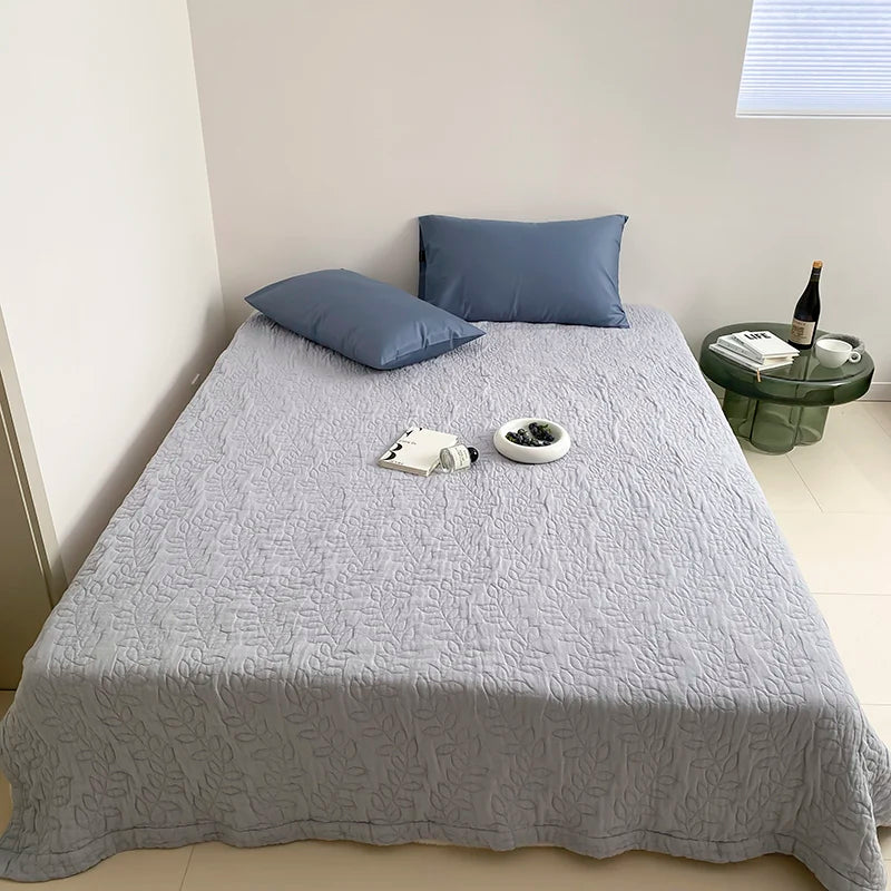 couverture d'été coton gris clair motif géométrique moderne matelassée lit double chambre