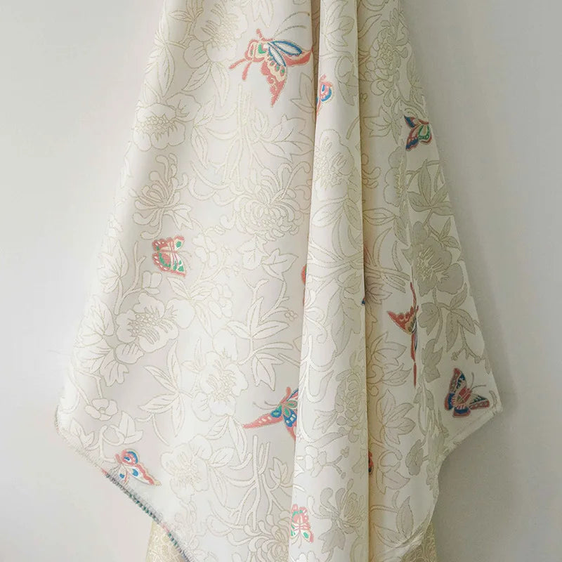 tissu brocart floral papillons couleurs douces élégant polyester largeur 160cm classique motifs brillants opacité