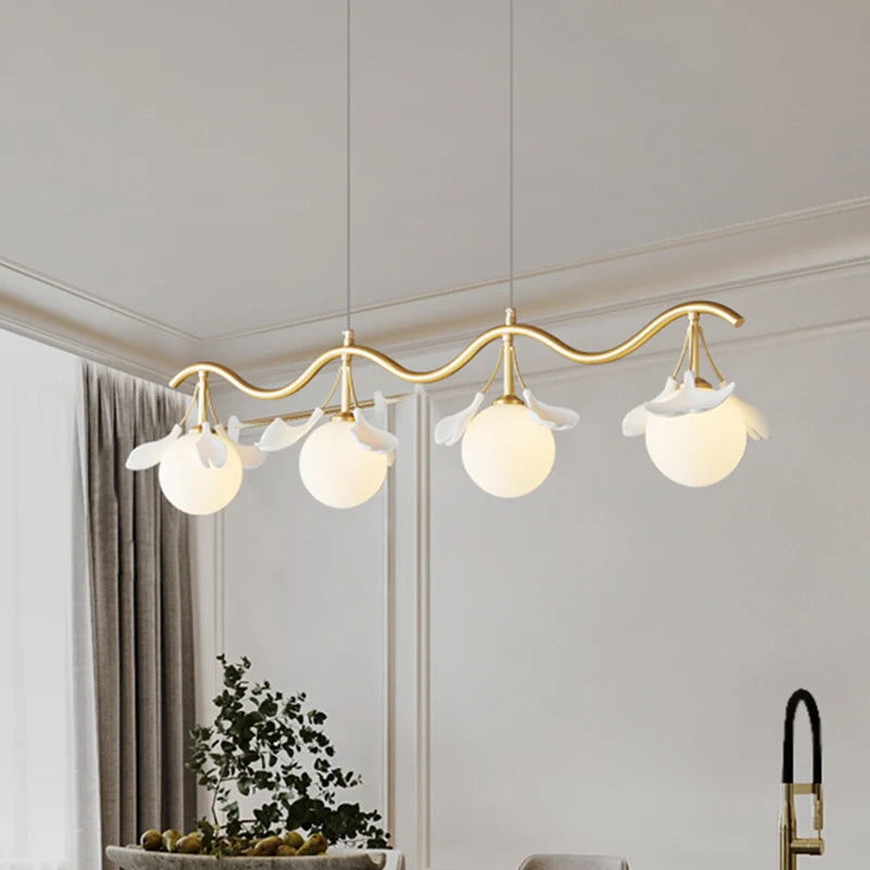 suspension lumineuse or contemporaine boules lumineuses opalescentes fleurs décoratives chambre coucher salon