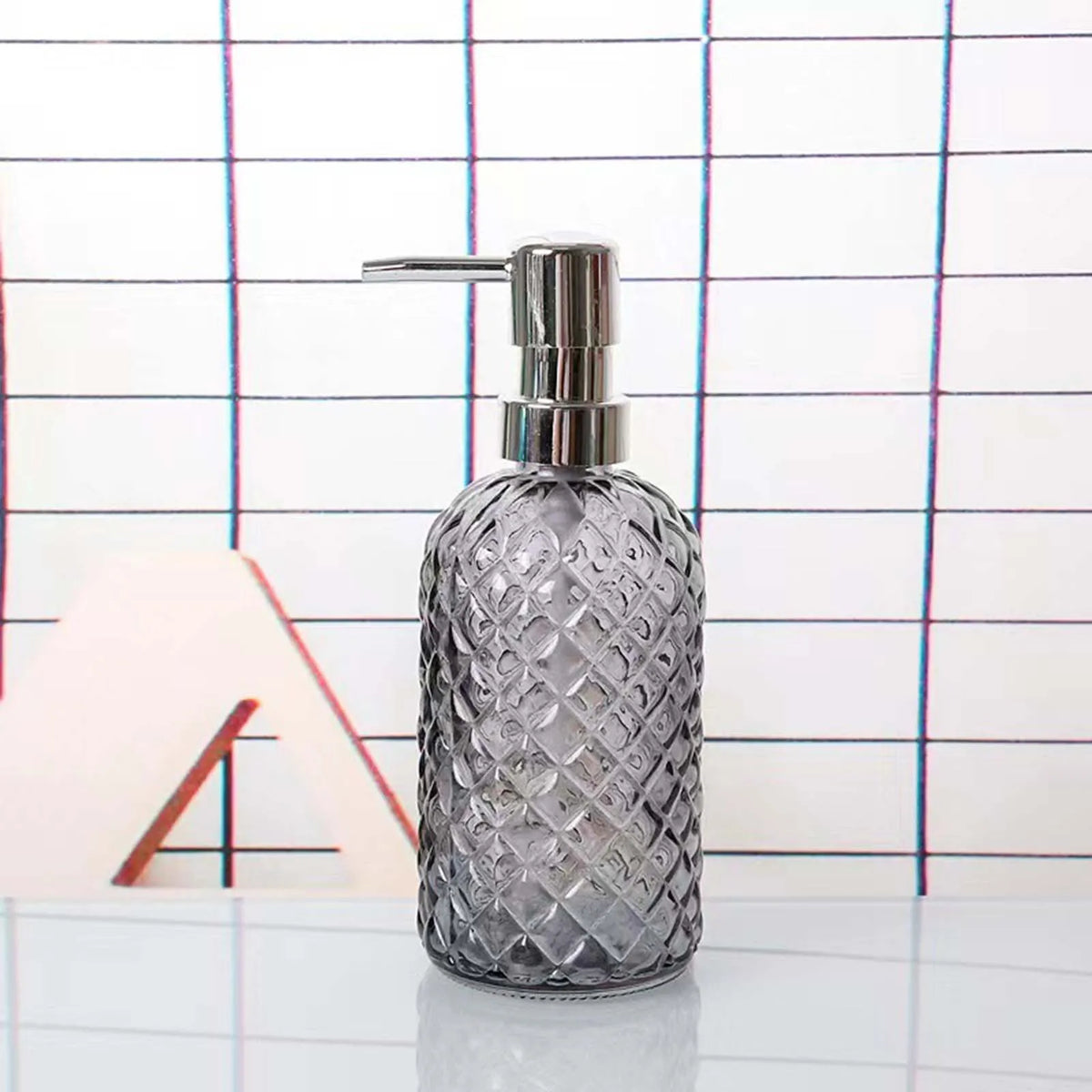 distributeur savon liquide verre transparent moderne bleu vert orange gris rechargeable comptoir salle bains