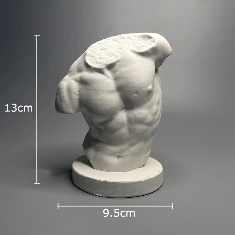 figurine buste masculin sculpture antique blanc gris musculature detaillee texture rugueuse socle circulaire deco
