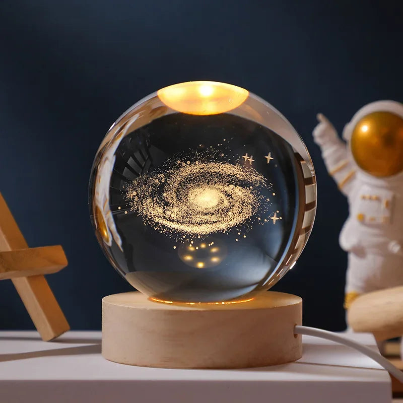 veilleuse led sphère lumineuse système solaire gravé astronaute support bois moderne transparente chambre deco