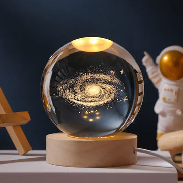 veilleuse led sphère lumineuse système solaire gravé astronaute support bois moderne transparente chambre deco