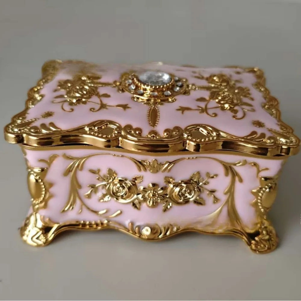 boîte bijoux baroque rouge ornements floraux intérieur noir poignée dorée réutilisable haute qualité