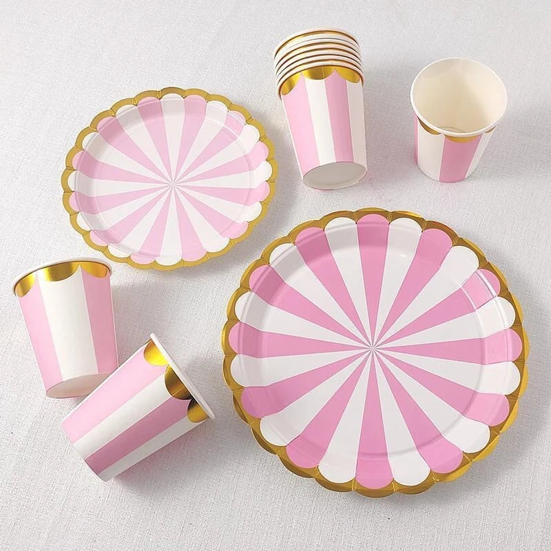 assiettes gobelets papier jetables motifs floraux fête anniversaire mariage décoration