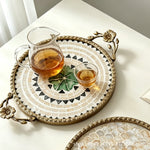 plateau rangement blanc noir mosaïque élégant poignées fleurs carreaux verres tasses decoration minimaliste