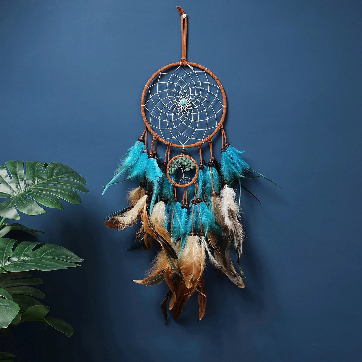 attrape rêves ethnique boho chic plumes colorées marron décoration murale moderne