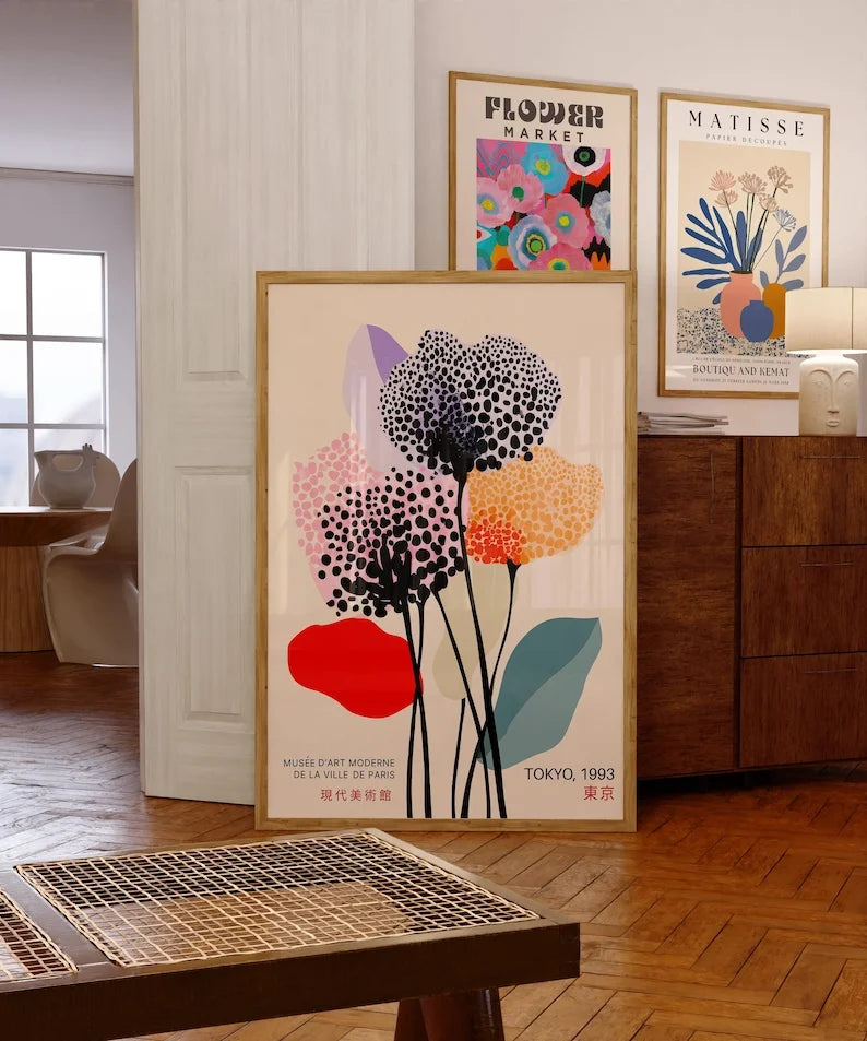 affiche moderne toile fleurs stylisées taches noires multicolore rouge noir blanc rose jaune bleu
