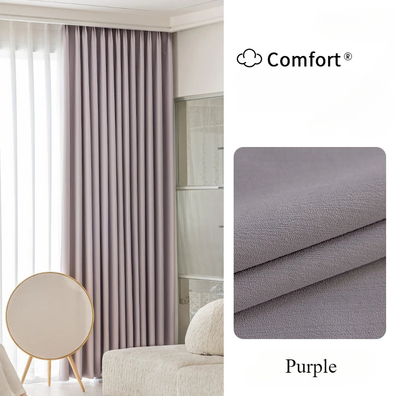 Rideau moderne violet pour salon, idéal pour une décoration intérieure élégante et contemporaine. Ce modèle offre une touche de couleur subtile tout en préservant votre intimité. Parfait pour créer une ambiance chaleureuse et accueillante dans votre espace de vie.
