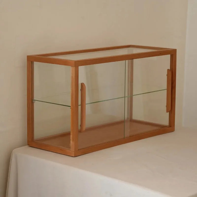 boîte vitrée bois clair verre transparent moderne minimaliste poignées exposé collection deco intérieur élégant
