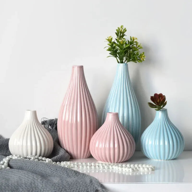 vase decoratif moderne rose bleu clair blanc strie minimaliste table fleurs artificielles