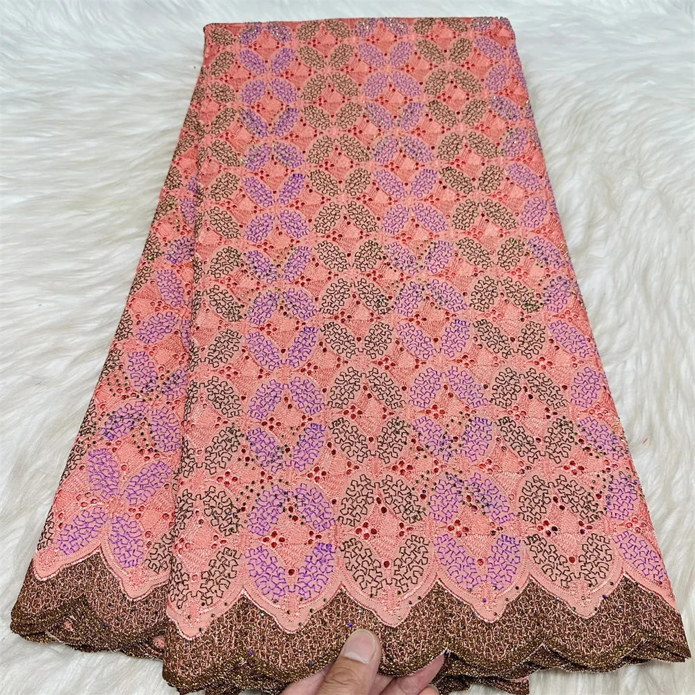 tissu brodé coton blanc doré noir vert bleu rose marron motif géométrique résistance déchirure